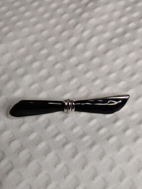 Vintage Monet Bow Pin Brooch Black Enamel Silver Tone Fashion Jewelry ‘80s